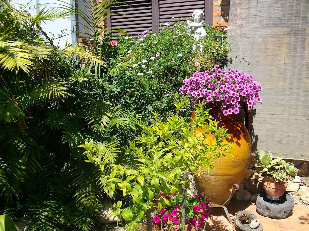 Holidaysora Taormina - Il Giardino Di Graziella Buitenkant foto